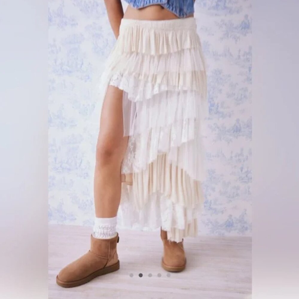 [MAJOR ISO] UO Kimchi Blue Tiered Ruffled Midi Skirt